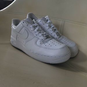 White Nike Air Force 1 Low - Mens 9.5 - Worn Twice